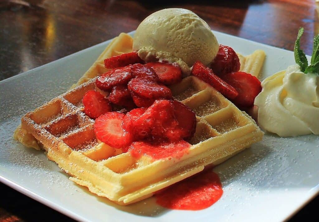 waffles with strawberries